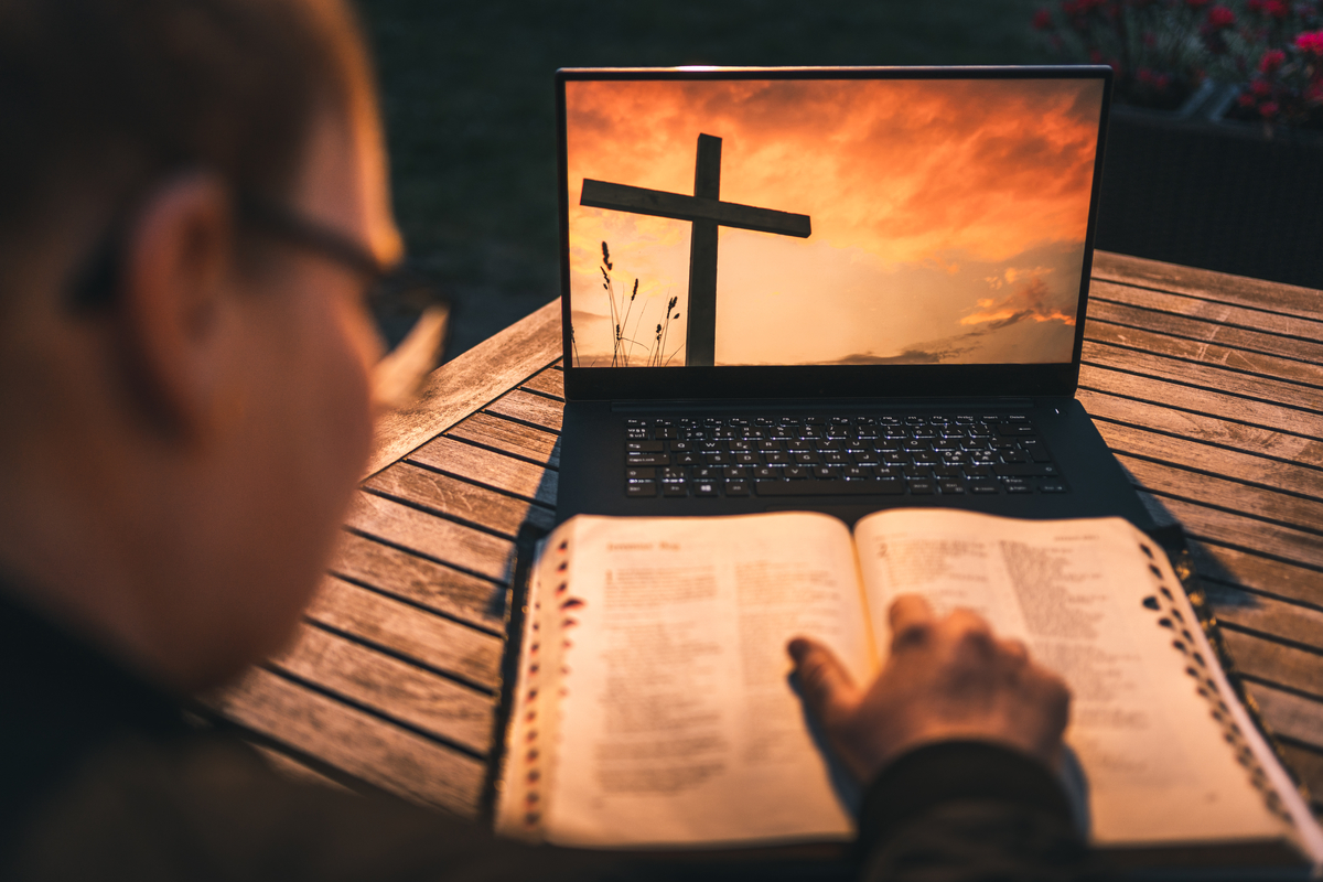 Embracing the Challenges and Opportunities of Worship in the Digital Age
